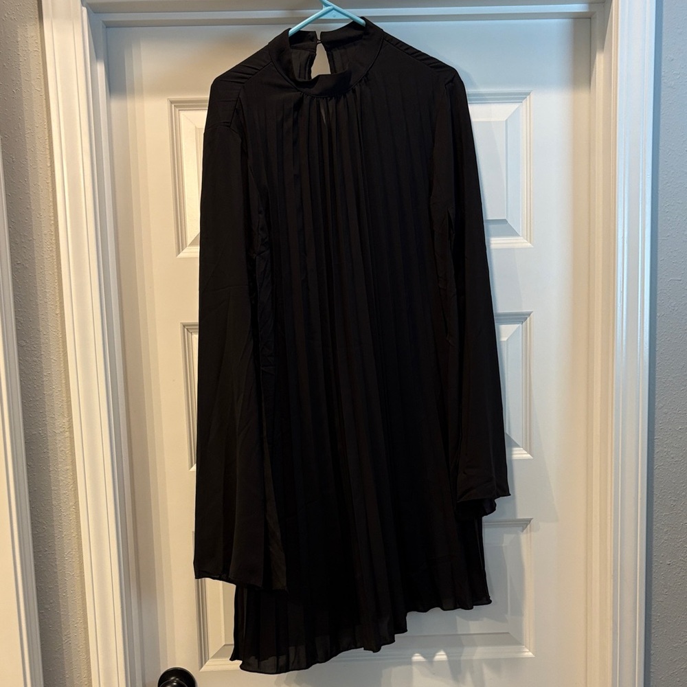 SHEIN Black Pleated Dress